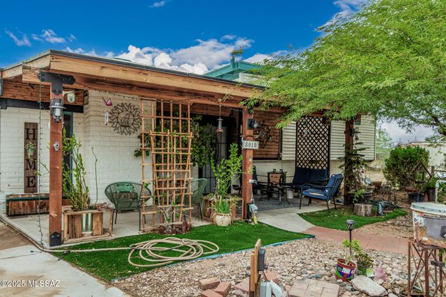 8010 E 18th Place, Tucson, AZ 85710