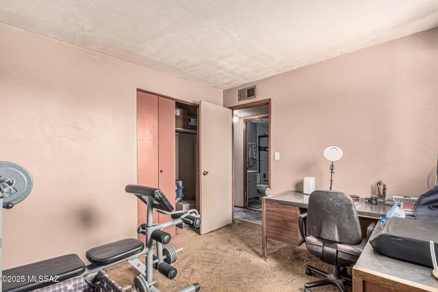 8010 E 18th Place, Tucson, AZ 85710