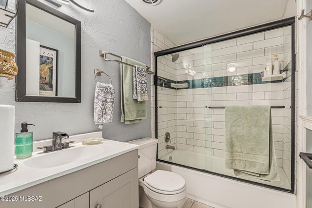 8010 E 18th Place, Tucson, AZ 85710