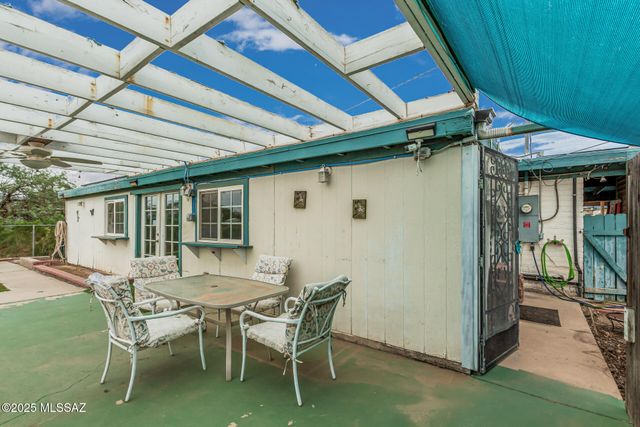 8010 E 18th Place, Tucson, AZ 85710