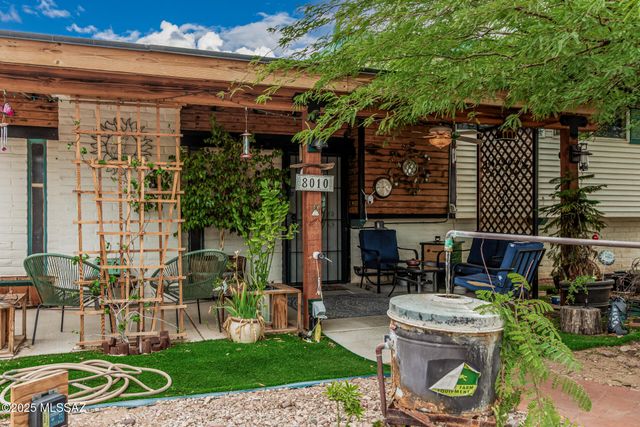 8010 E 18th Place, Tucson, AZ 85710
