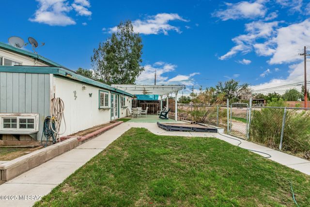 8010 E 18th Place, Tucson, AZ 85710