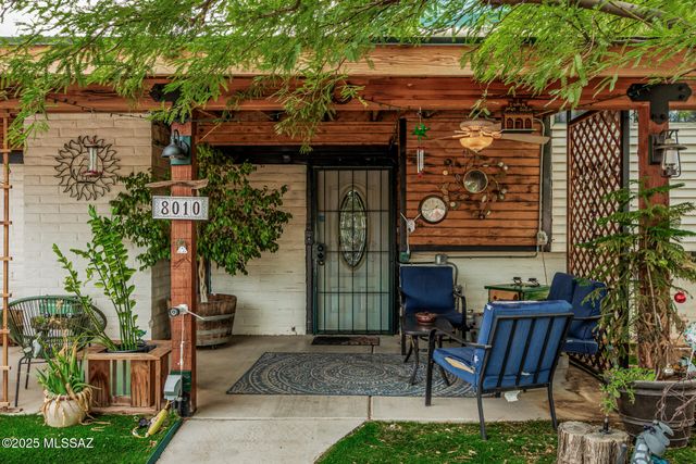 8010 E 18th Place, Tucson, AZ 85710