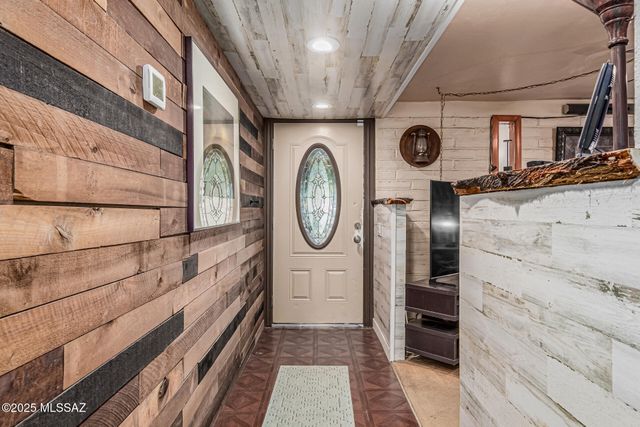 8010 E 18th Place, Tucson, AZ 85710