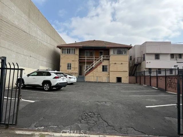 811 S Vermont, Los Angeles, CA 90005