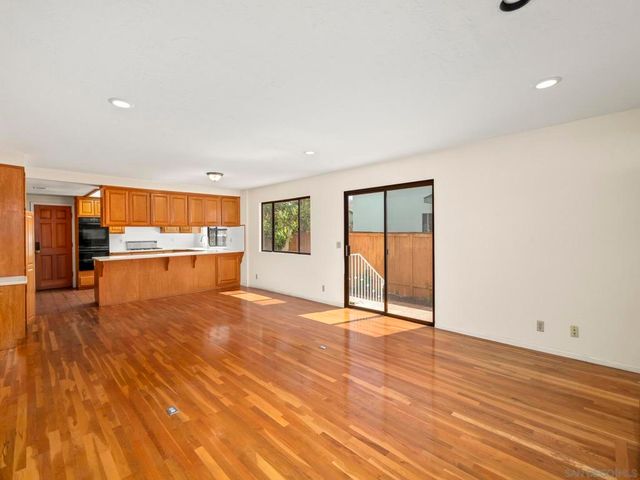 349 51 G, Coronado, CA 92118