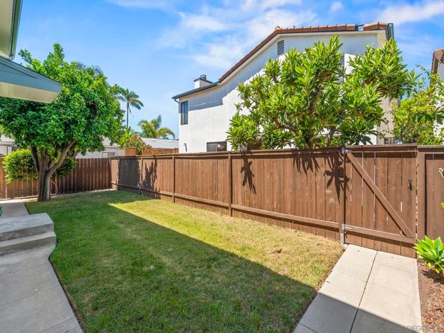349 51 G, Coronado, CA 92118