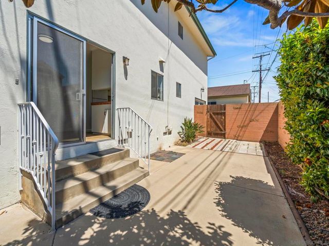 349 51 G, Coronado, CA 92118