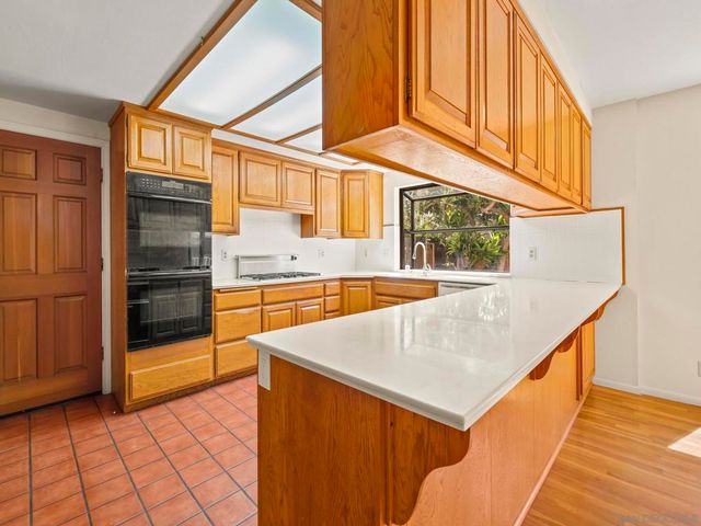 349 51 G, Coronado, CA 92118