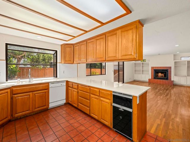 349 51 G, Coronado, CA 92118