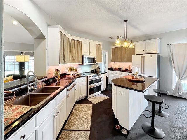 3815 Frontier, Northport, AL 35475