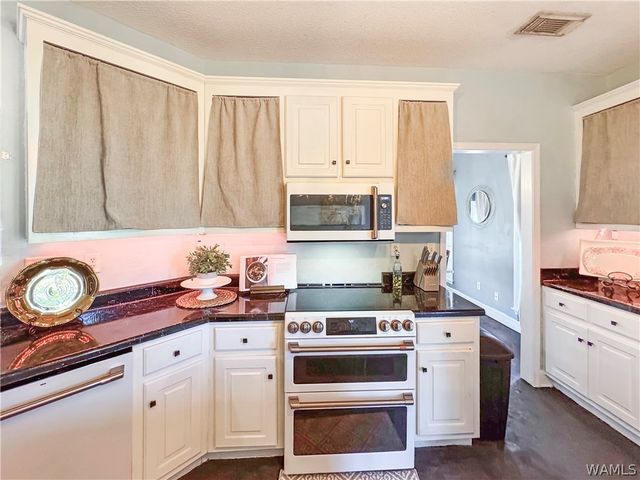 3815 Frontier, Northport, AL 35475