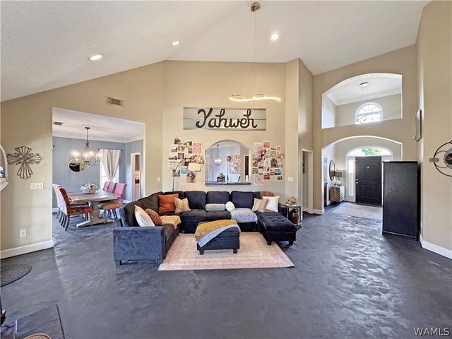 3815 Frontier, Northport, AL 35475