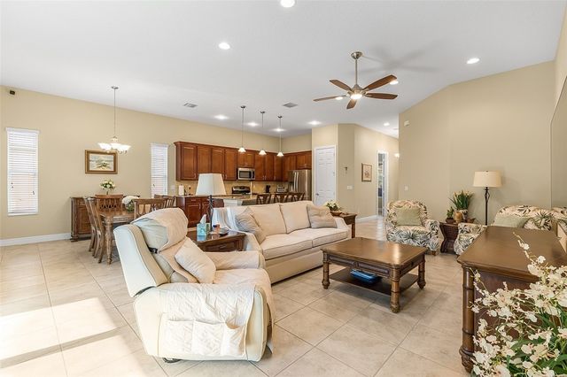 391 11th Square SW, Vero Beach, FL 32962