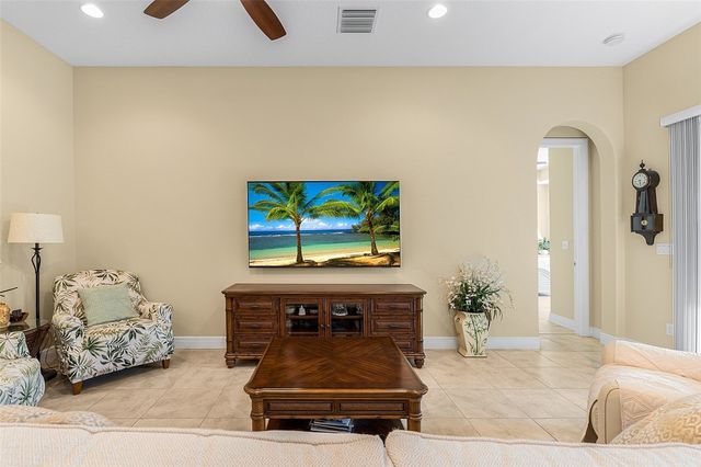 391 11th Square SW, Vero Beach, FL 32962