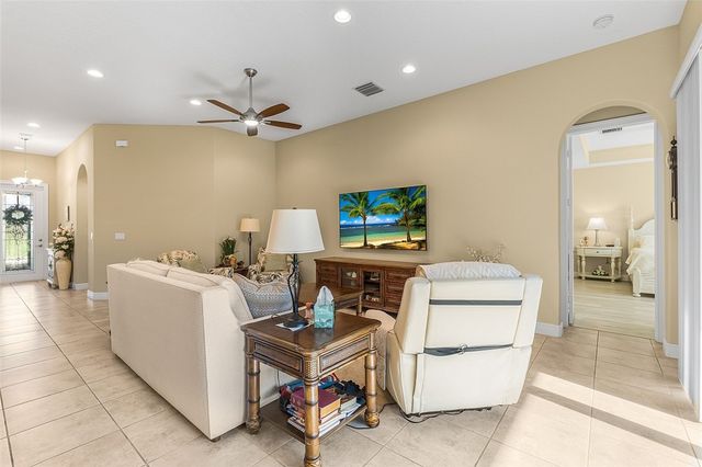 391 11th Square SW, Vero Beach, FL 32962