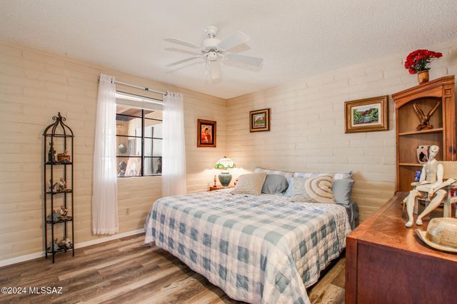 321 S Abrego Drive, Green Valley, AZ 85614