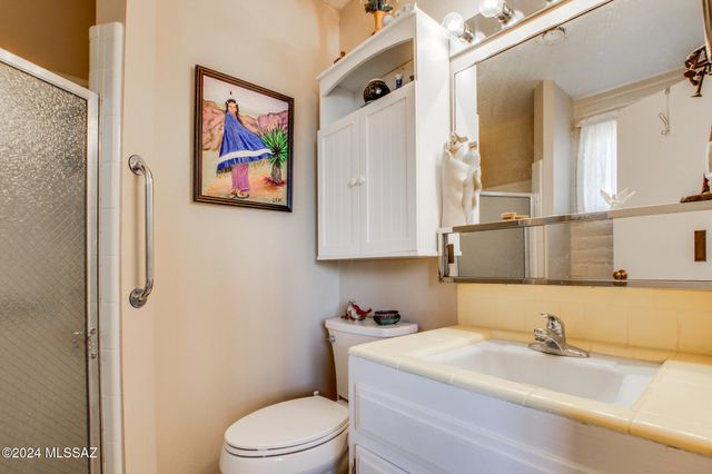 321 S Abrego Drive, Green Valley, AZ 85614