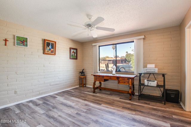 321 S Abrego Drive, Green Valley, AZ 85614