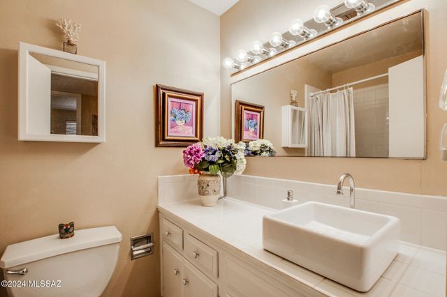 321 S Abrego Drive, Green Valley, AZ 85614