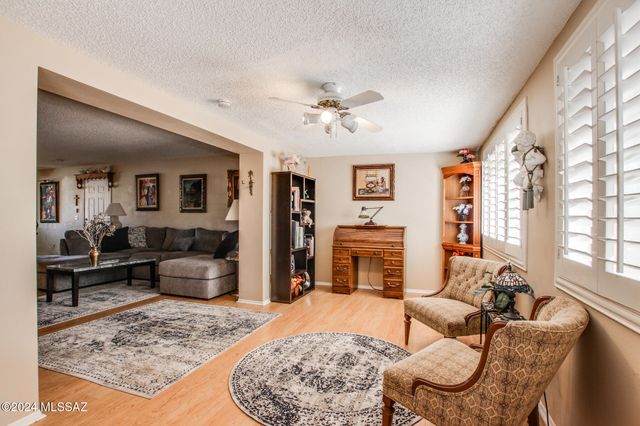 321 S Abrego Drive, Green Valley, AZ 85614