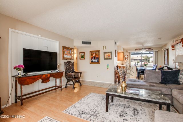 321 S Abrego Drive, Green Valley, AZ 85614