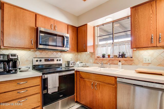 321 S Abrego Drive, Green Valley, AZ 85614