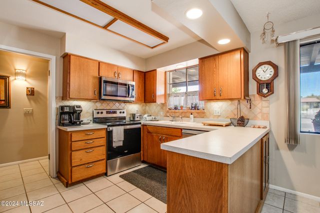 321 S Abrego Drive, Green Valley, AZ 85614