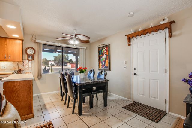 321 S Abrego Drive, Green Valley, AZ 85614