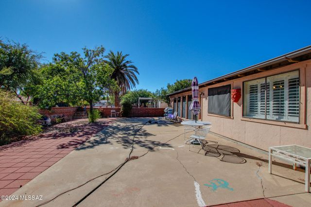 321 S Abrego Drive, Green Valley, AZ 85614