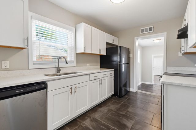 1036 N IDLEWILD ST, Memphis, TN 38107