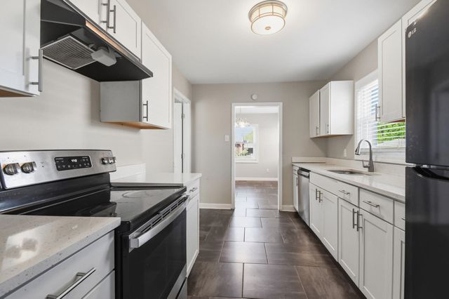 1036 N IDLEWILD ST, Memphis, TN 38107