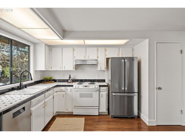 14605 Sw CARLSBAD Dr, Beaverton, OR 97007