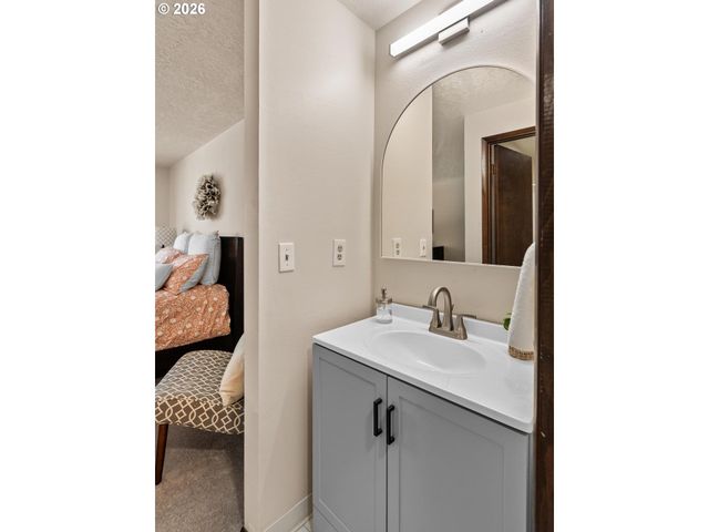 14605 Sw CARLSBAD Dr, Beaverton, OR 97007