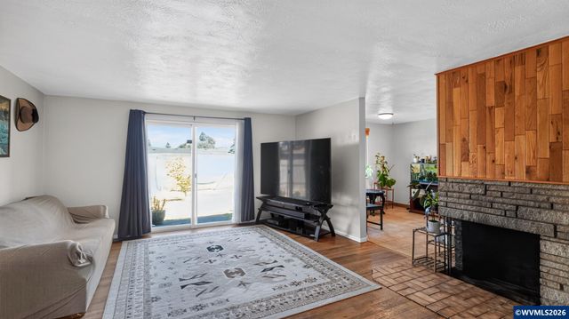 644 45th Pl SE, Salem, OR 97317