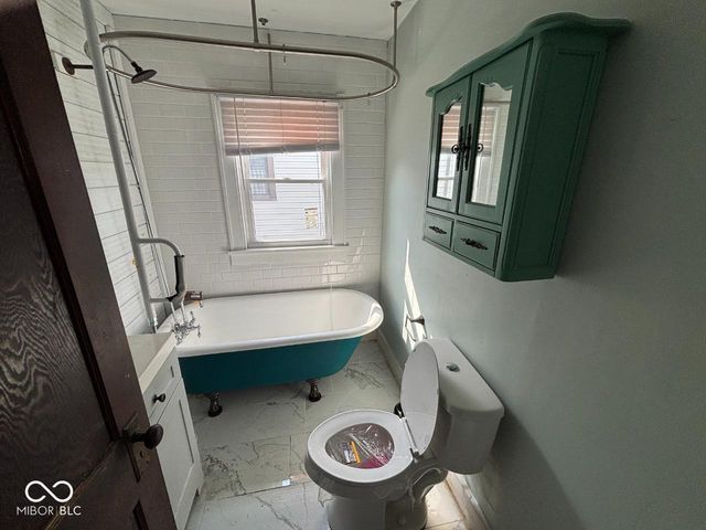 2029 Lincoln Avenue, New Castle, IN 47362