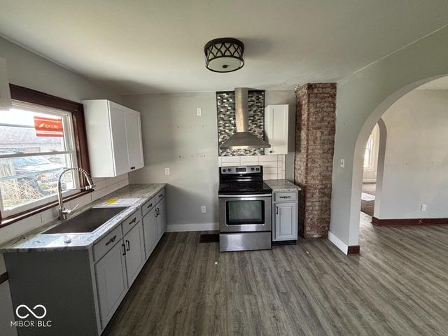 2029 Lincoln Avenue, New Castle, IN 47362