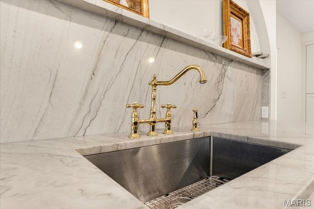 7607 Teasdale Avenue, University City, MO 63130