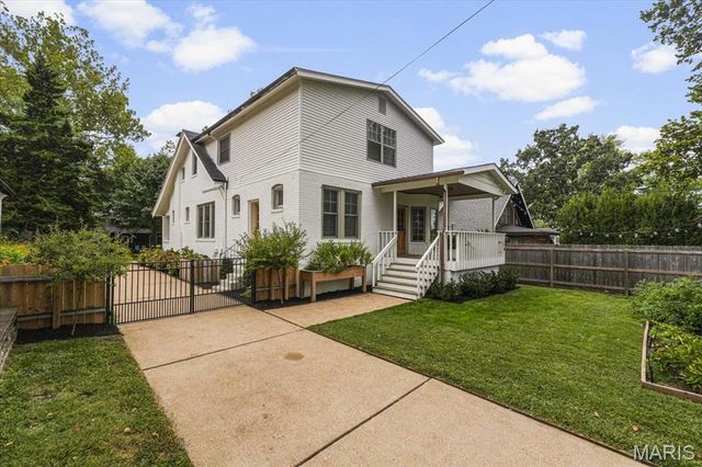 7607 Teasdale Avenue, University City, MO 63130