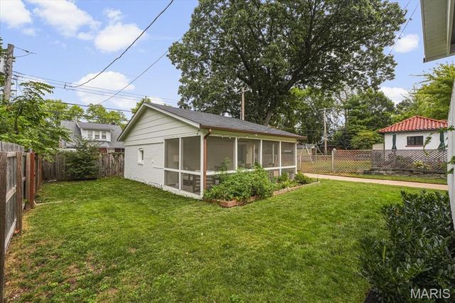 7607 Teasdale Avenue, University City, MO 63130