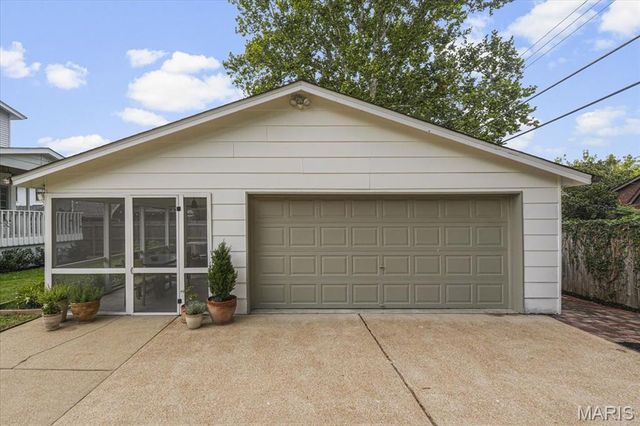 7607 Teasdale Avenue, University City, MO 63130