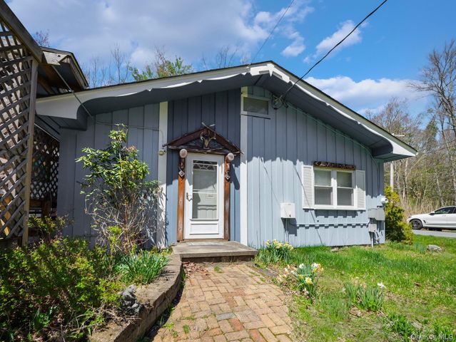 236 Lakeview Drive Road, Highland Lake, NY 12743
