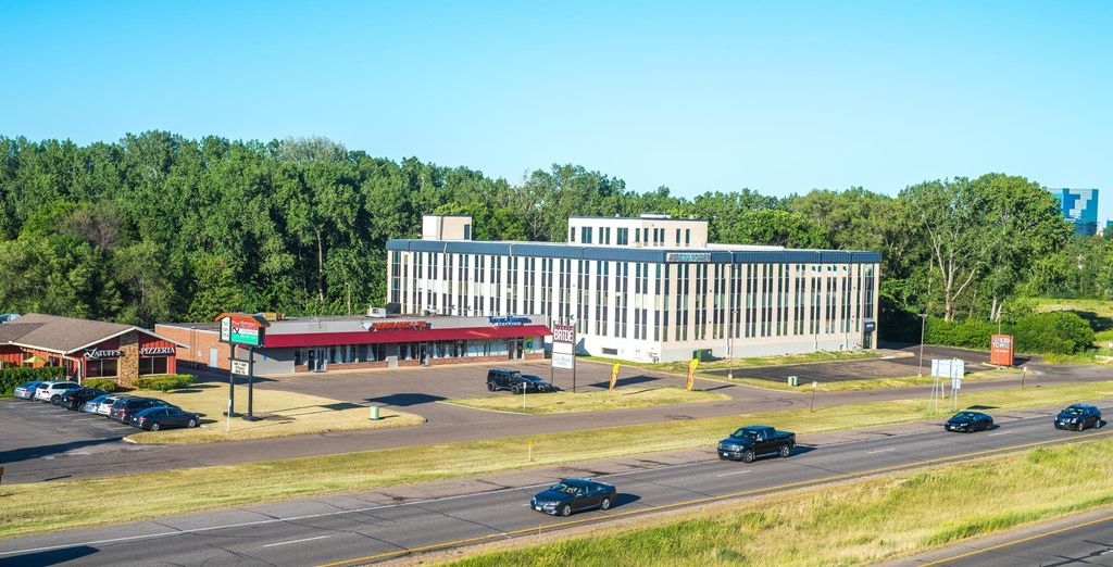 10730 Highway 55, Plymouth, MN 55441 — exterior