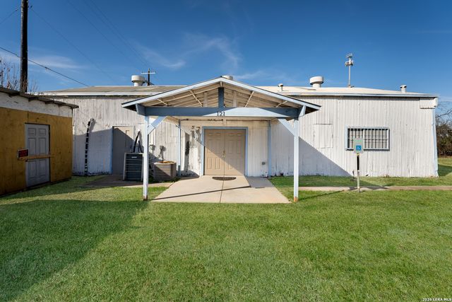 121 Demya, San Antonio, TX 78227