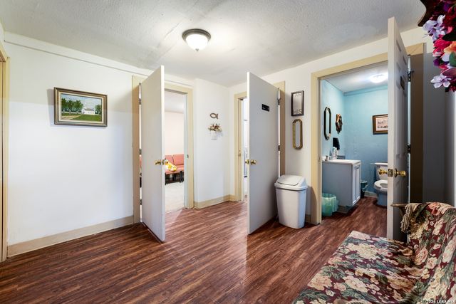 121 Demya, San Antonio, TX 78227