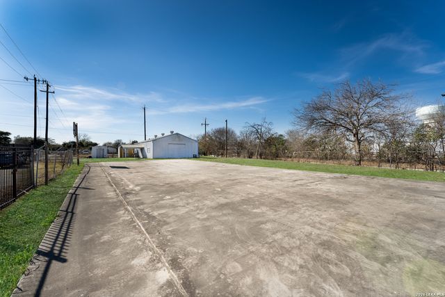 121 Demya, San Antonio, TX 78227