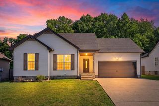 1307 Whitt Ln, Clarksville, TN 37042