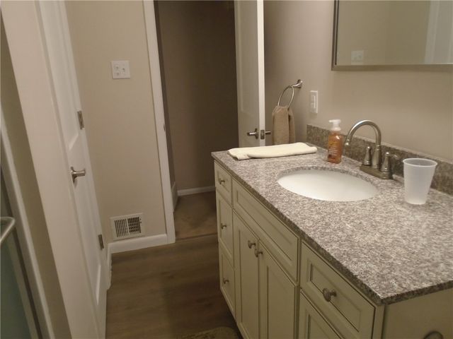 1121 Spruce St, Harmony Twp, PA 15003