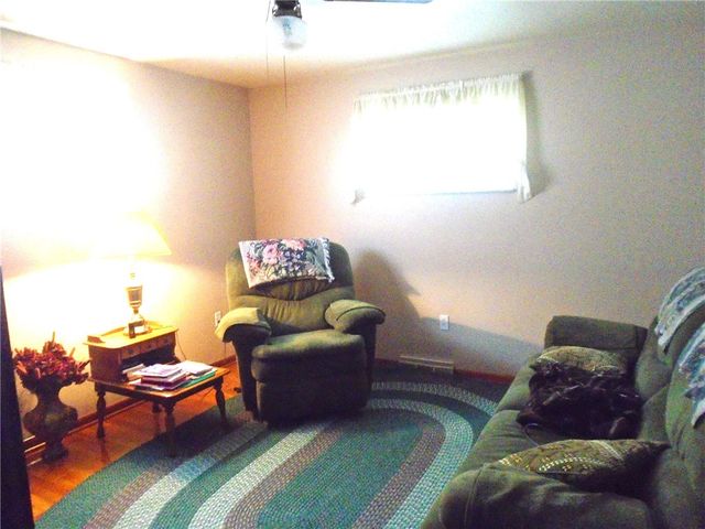 1121 Spruce St, Harmony Twp, PA 15003