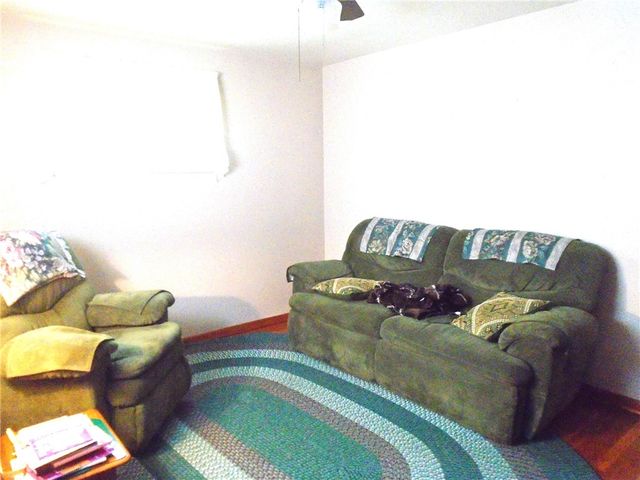 1121 Spruce St, Harmony Twp, PA 15003